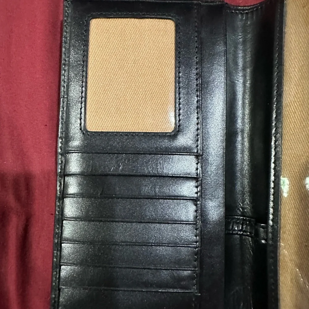 Tupperware Wallet - Picture 4 of 7